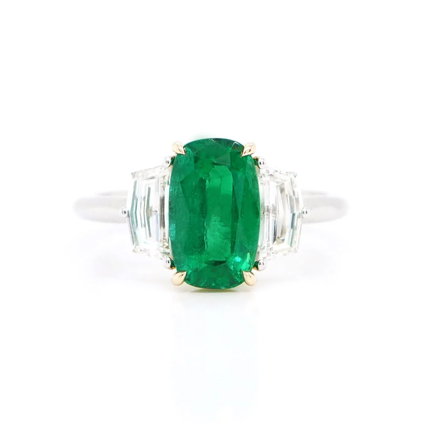 2.20 cts  Emerald with Diamond Ring