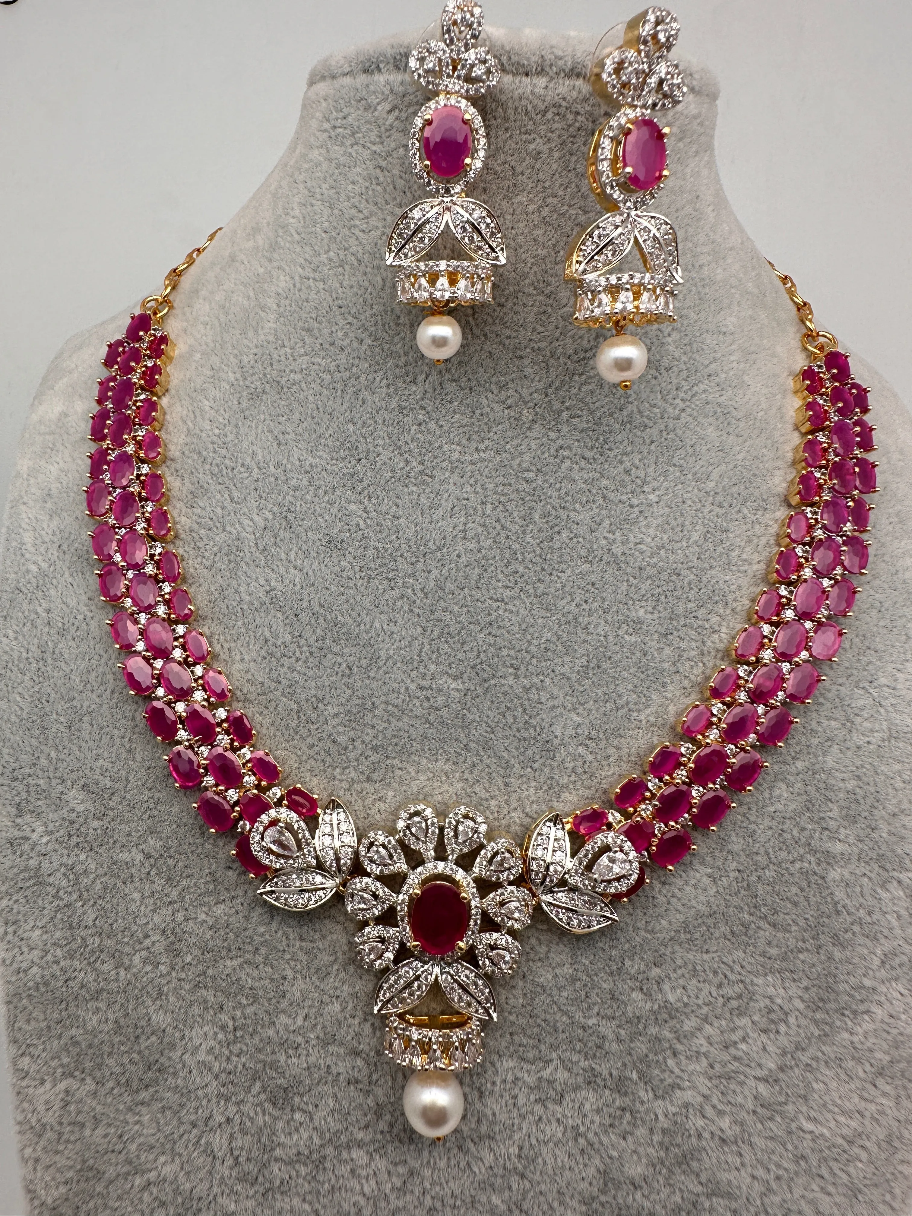 AD Color Stone Floral Design Neckline Short Necklace