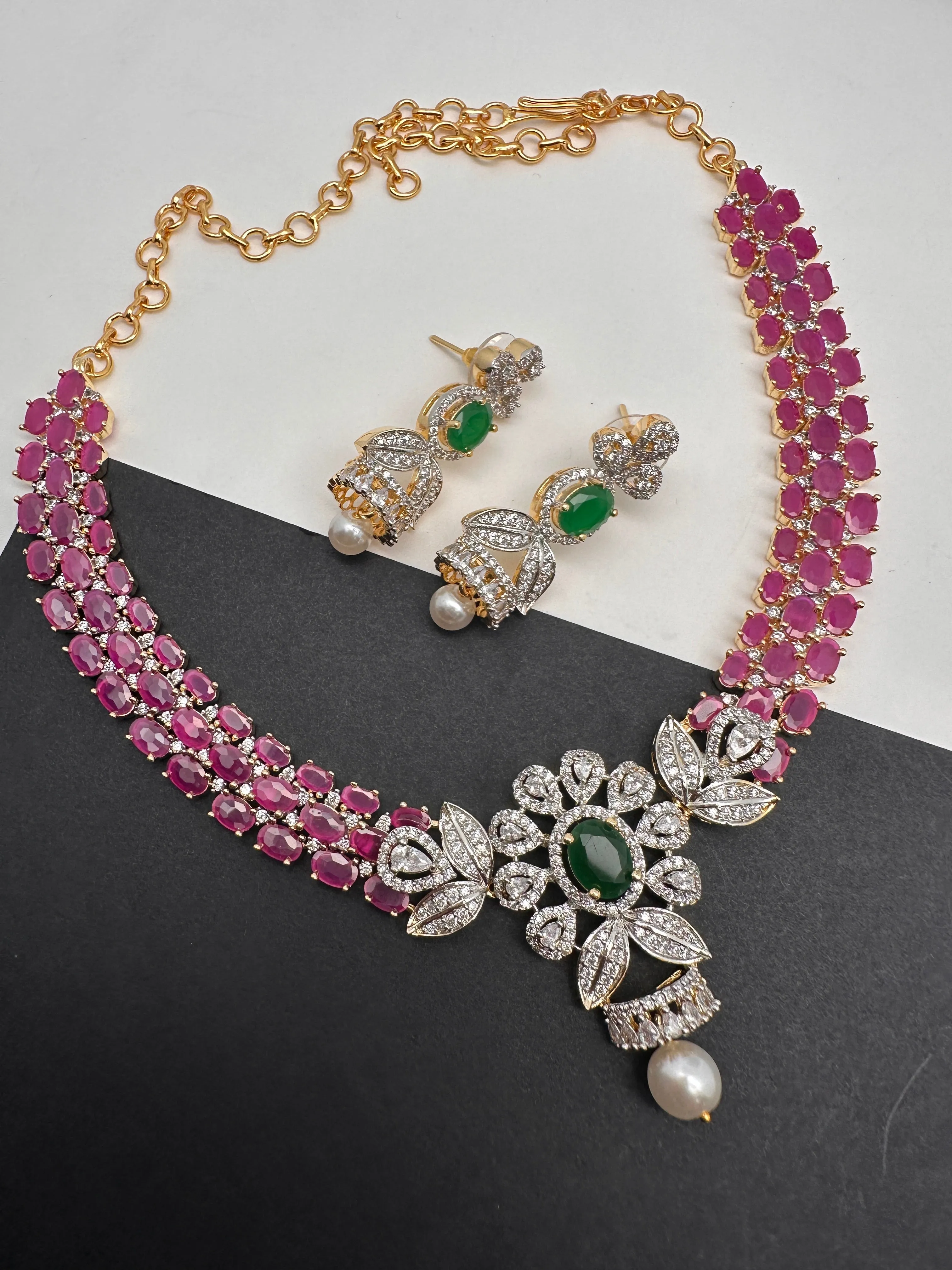 AD Color Stone Floral Design Neckline Short Necklace