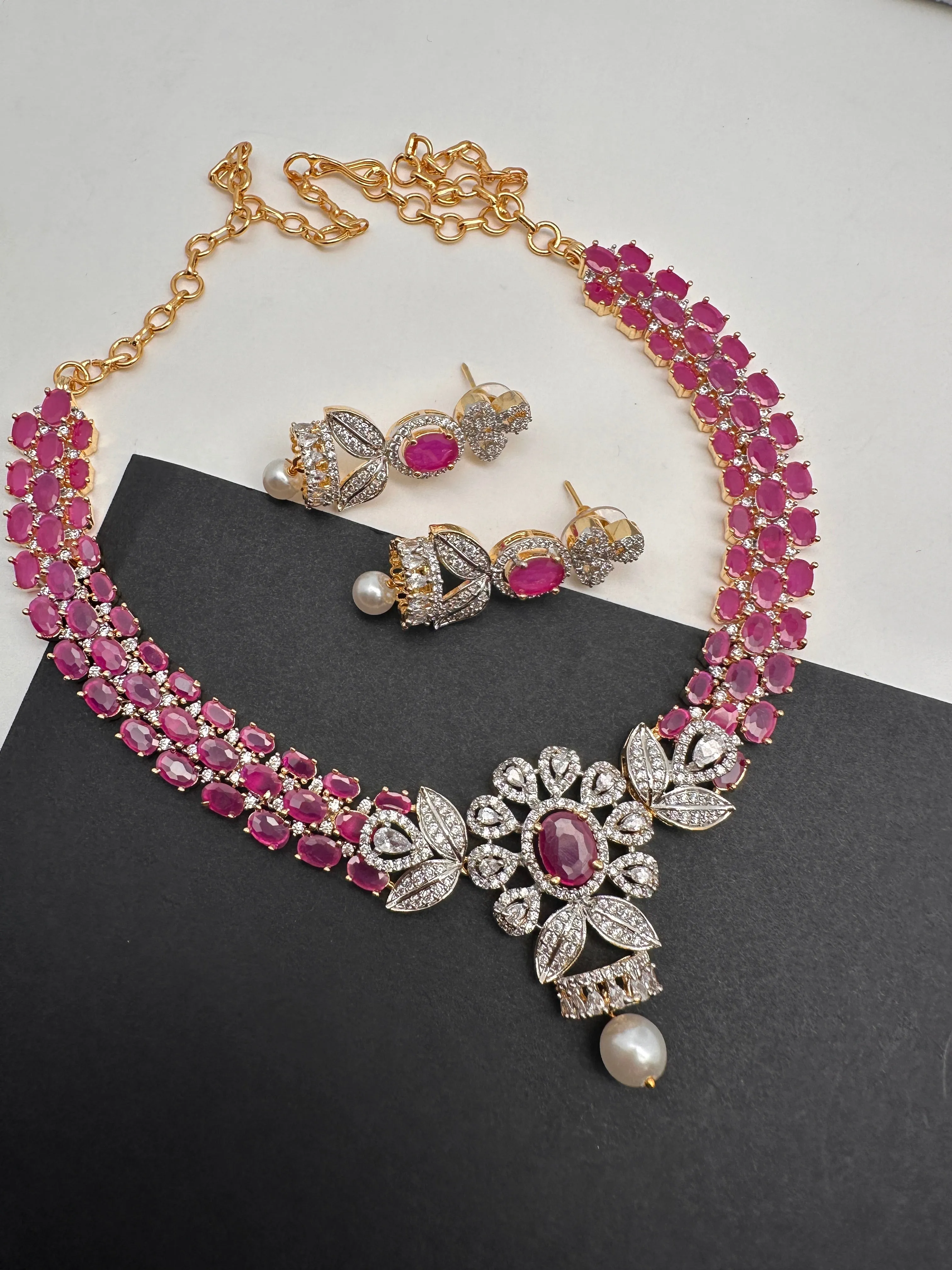 AD Color Stone Floral Design Neckline Short Necklace